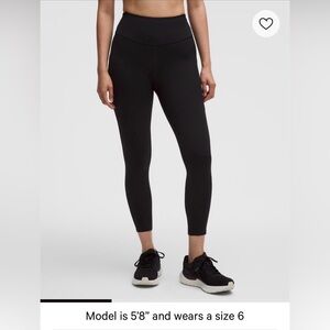 Black Lululemon Fast & Free Nulux 25” legging, excellent condition, size 6